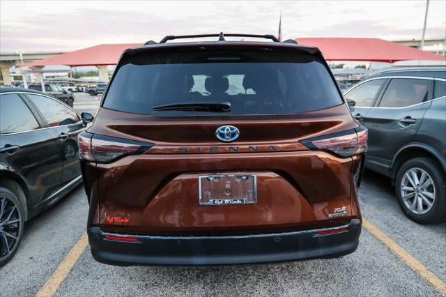 2023 Toyota Sienna XLE