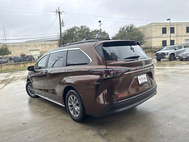 2023 Toyota Sienna XLE