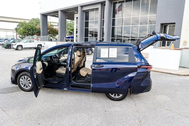 2024 Toyota Sienna XLE
