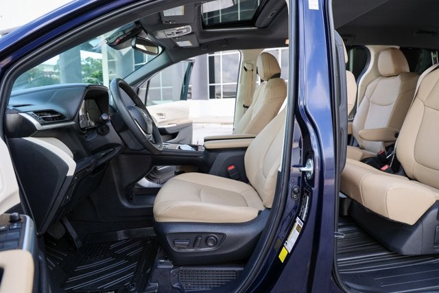 2024 Toyota Sienna XLE