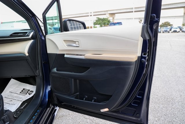 2024 Toyota Sienna XLE