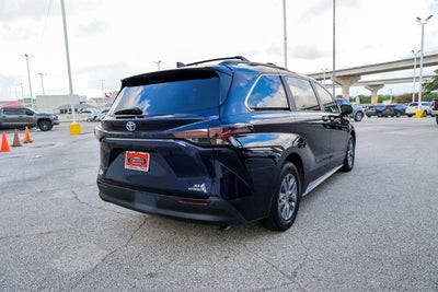 2024 Toyota Sienna XLE