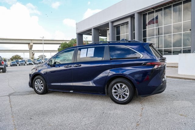 2024 Toyota Sienna XLE