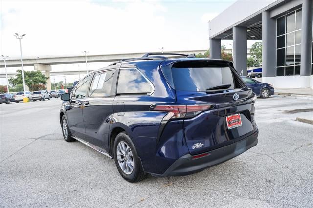 2024 Toyota Sienna XLE