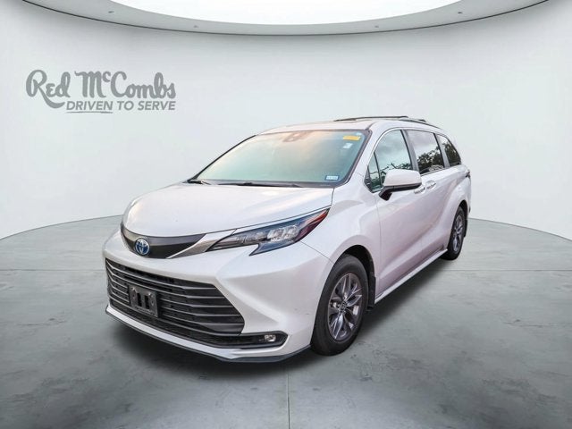 2025 Toyota Sienna XLE
