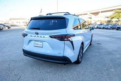 2025 Toyota Sienna XLE