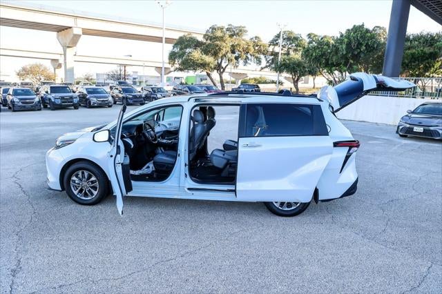 2025 Toyota Sienna XLE