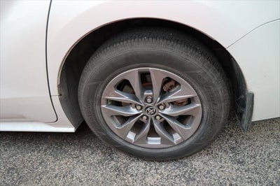 2025 Toyota Sienna XLE