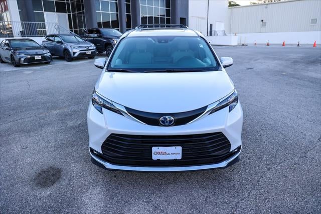 2025 Toyota Sienna XLE