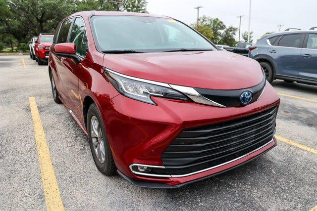 2022 Toyota SIENNA XLE XLE