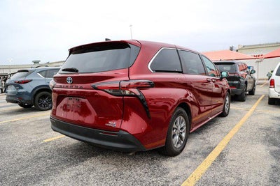 2022 Toyota SIENNA XLE XLE