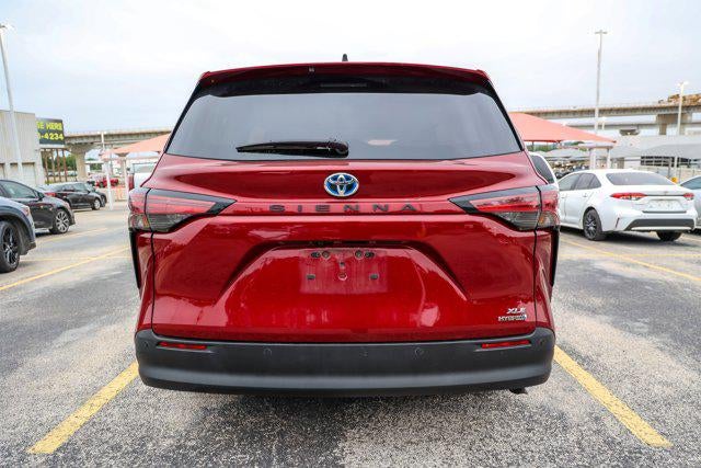 2022 Toyota SIENNA XLE XLE