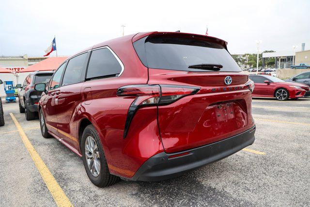 2022 Toyota SIENNA XLE XLE