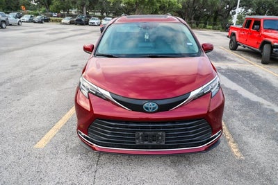 2021 Toyota Sienna XLE