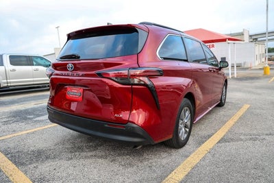 2021 Toyota Sienna XLE