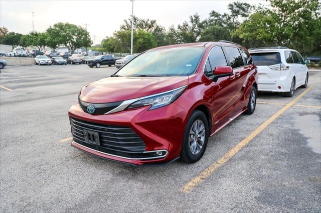 2021 Toyota Sienna XLE