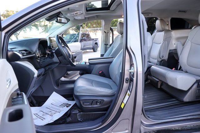 2022 Toyota Sienna XLE