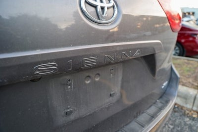 2017 Toyota Sienna XLE