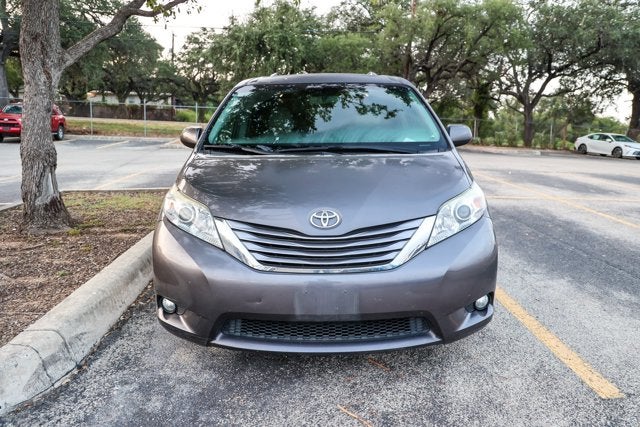 2017 Toyota Sienna XLE