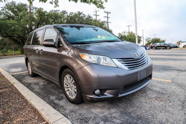 2017 Toyota Sienna XLE