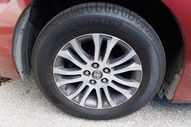 2018 Toyota SIENNA XLE PREM Limited