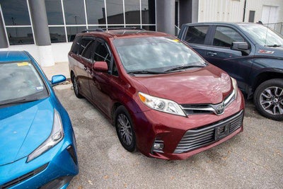 2018 Toyota SIENNA XLE PREM Limited