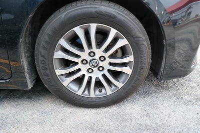 2019 Toyota SIENNA XLE 3.5L XLE