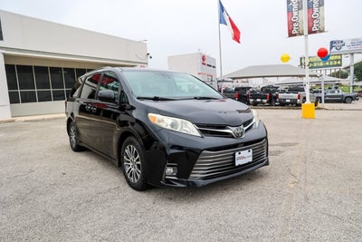 2019 Toyota SIENNA XLE 3.5L XLE