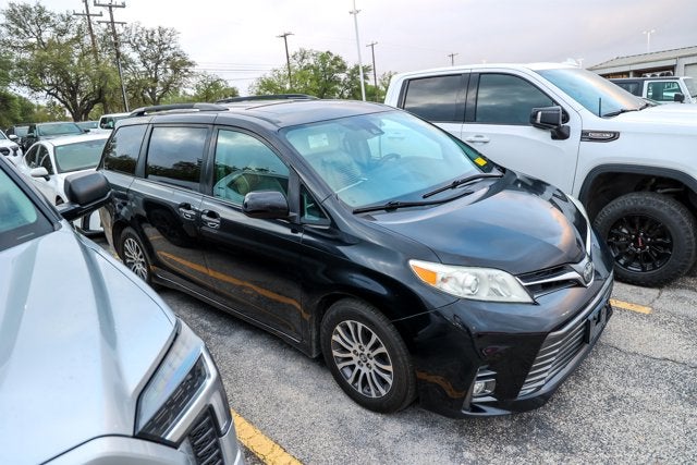 2019 Toyota SIENNA XLE 3.5L XLE