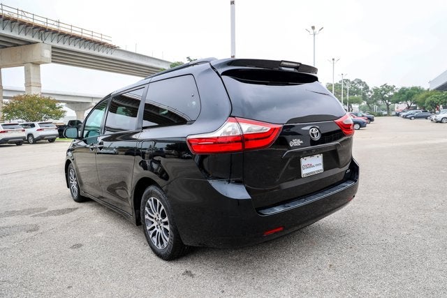 2019 Toyota SIENNA XLE 3.5L XLE