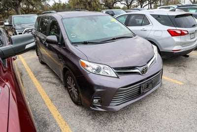 2019 Toyota SIENNA XLE 3.5L Limited