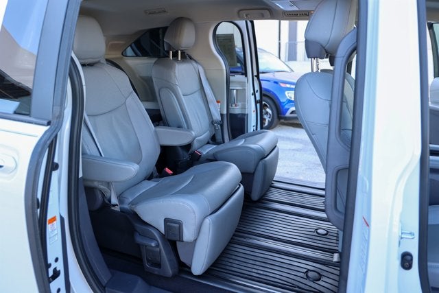 2023 Toyota SIENNA LIMITED Limited