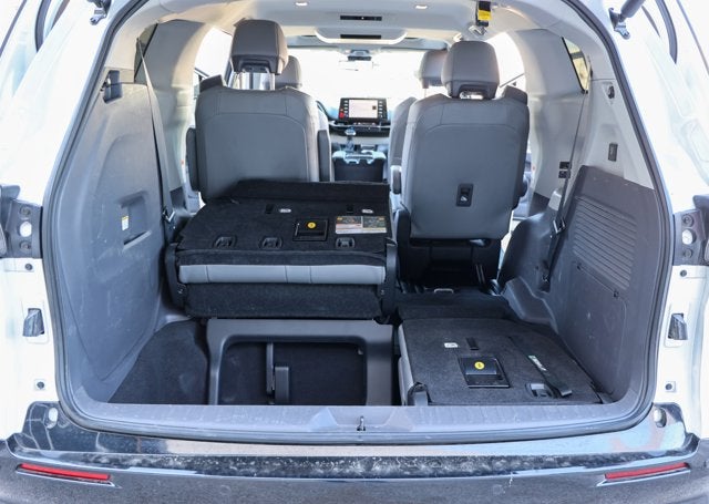 2023 Toyota SIENNA LIMITED Limited