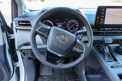 2023 Toyota SIENNA LIMITED Limited
