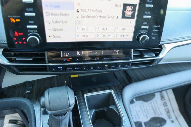 2023 Toyota SIENNA LIMITED Limited