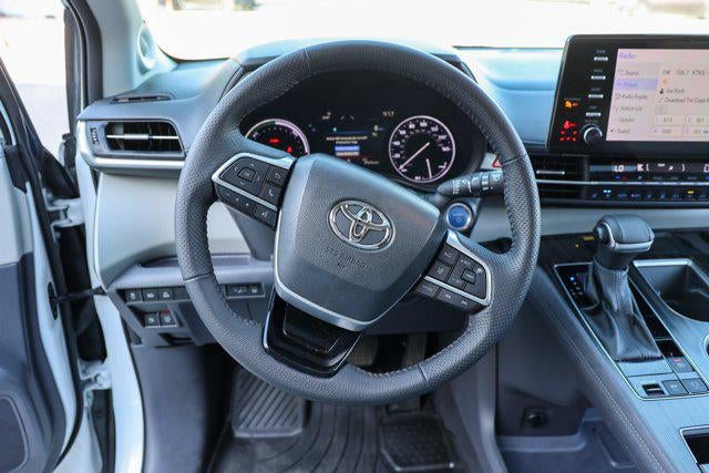 2023 Toyota SIENNA LIMITED Limited