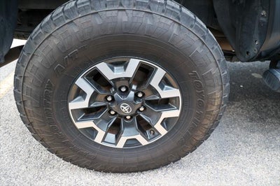 2018 Toyota TACOMA 4WD DCAB SR