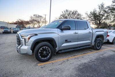 2022 Toyota TUNDRA 4X2 SR5