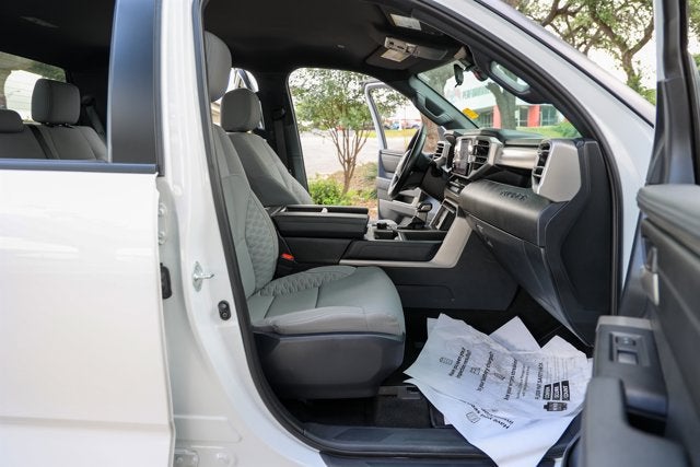 2025 Toyota TUNDRA 4X4 SR5
