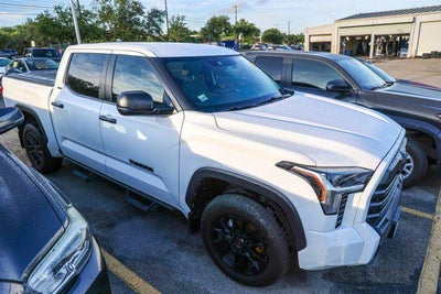 2025 Toyota TUNDRA 4X4 SR5