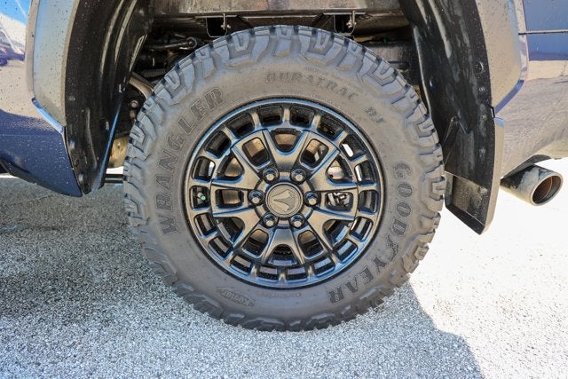 2025 Toyota TUNDRA 4X4 SR5