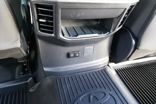 2025 Toyota TUNDRA 4X4 SR5