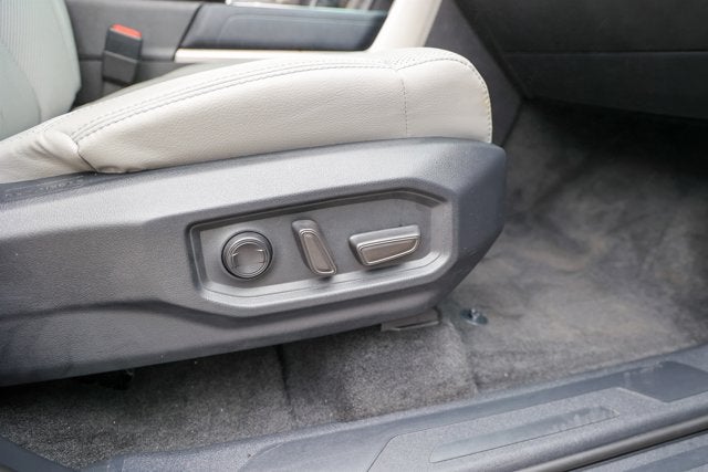 2024 Toyota TUNDRA 4X4 SR5