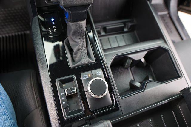 2026 Toyota TUNDRA 4X4 SR5