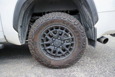 2025 Toyota TUNDRA 4X4 SR5