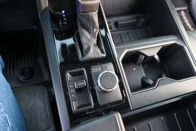 2024 Toyota TUNDRA 4X4 SR5