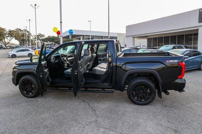 2024 Toyota TUNDRA 4X4 SR5