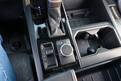 2024 Toyota TUNDRA 4X4 SR5