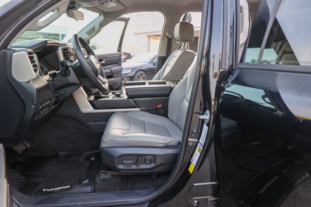 2024 Toyota TUNDRA 4X4 SR5