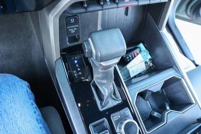 2025 Toyota TUNDRA 4X4 SR5